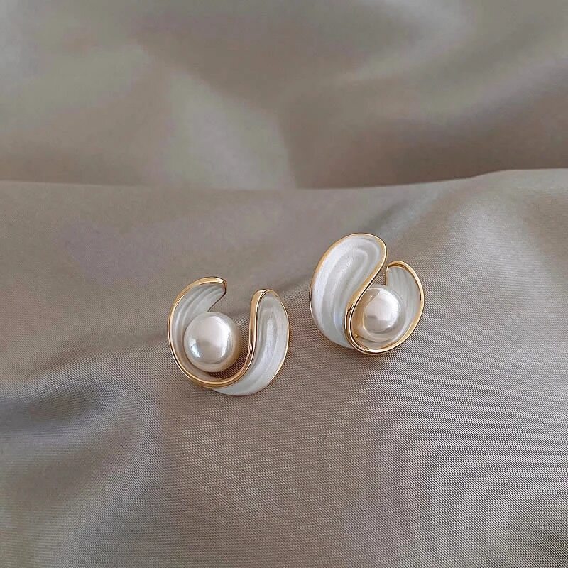 Luxe Oorbellen van Witte Opaal met Parels in Goud
