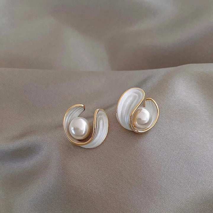 Luxe Oorbellen van Witte Opaal met Parels in Goud