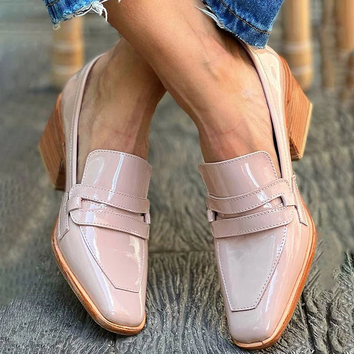 MIRANDA | ROZE LAK LOAFERS MET DIKKE HAK