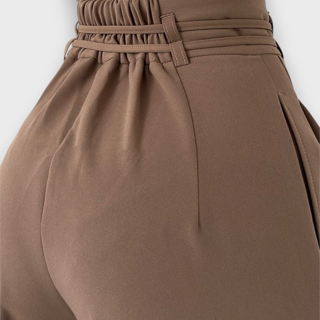 Giva – Kalhoty s ležérní elegancí