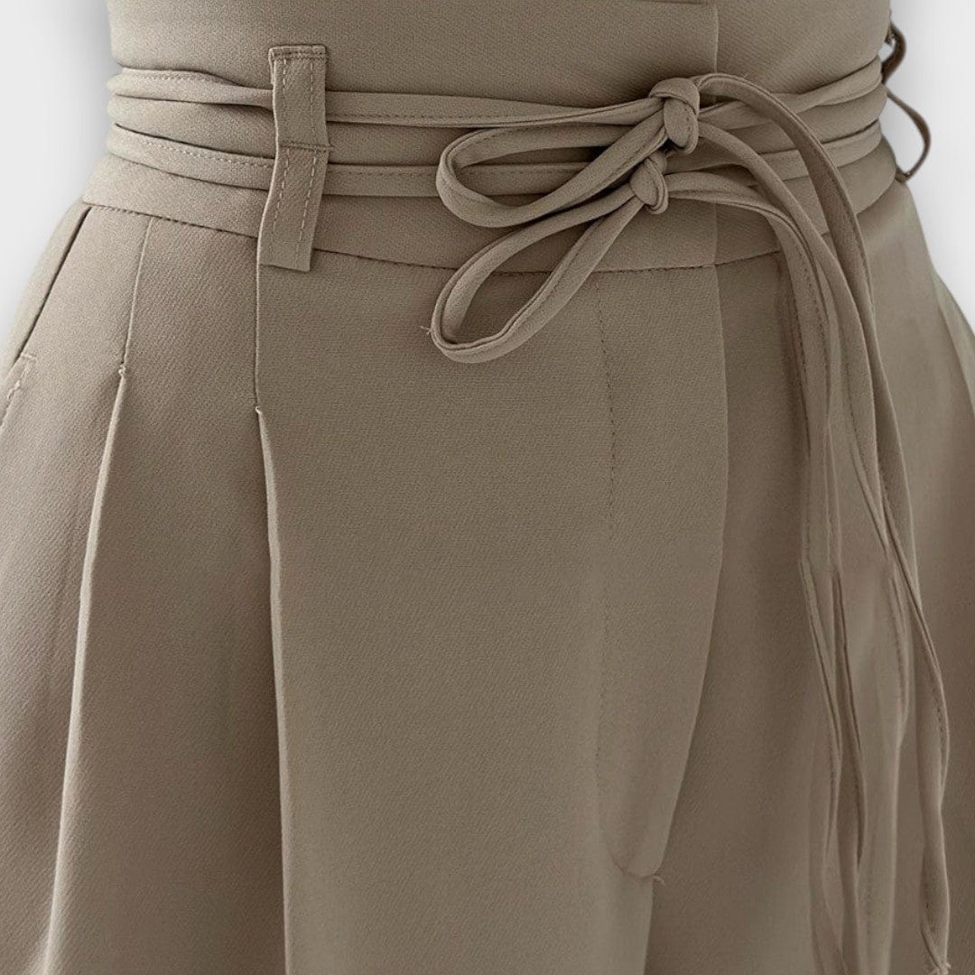 Giva – Kalhoty s ležérní elegancí