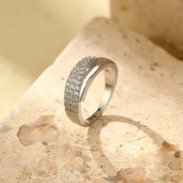Elegante Gouden Ring met Fonkelstenen